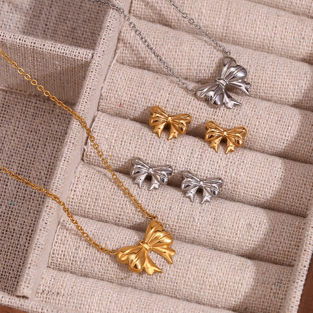 Gold Tiny Bow Necklace