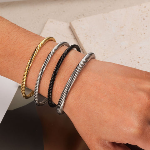 Stainless Steel Circle Bangle Bracelet for Women | 18K Gold Plated | Wholesale